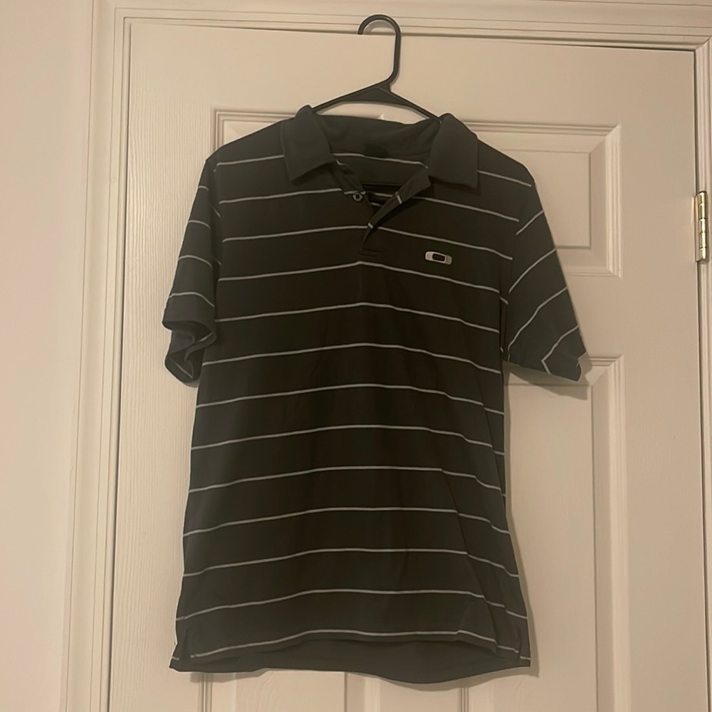 Oakley like new Mens shirt